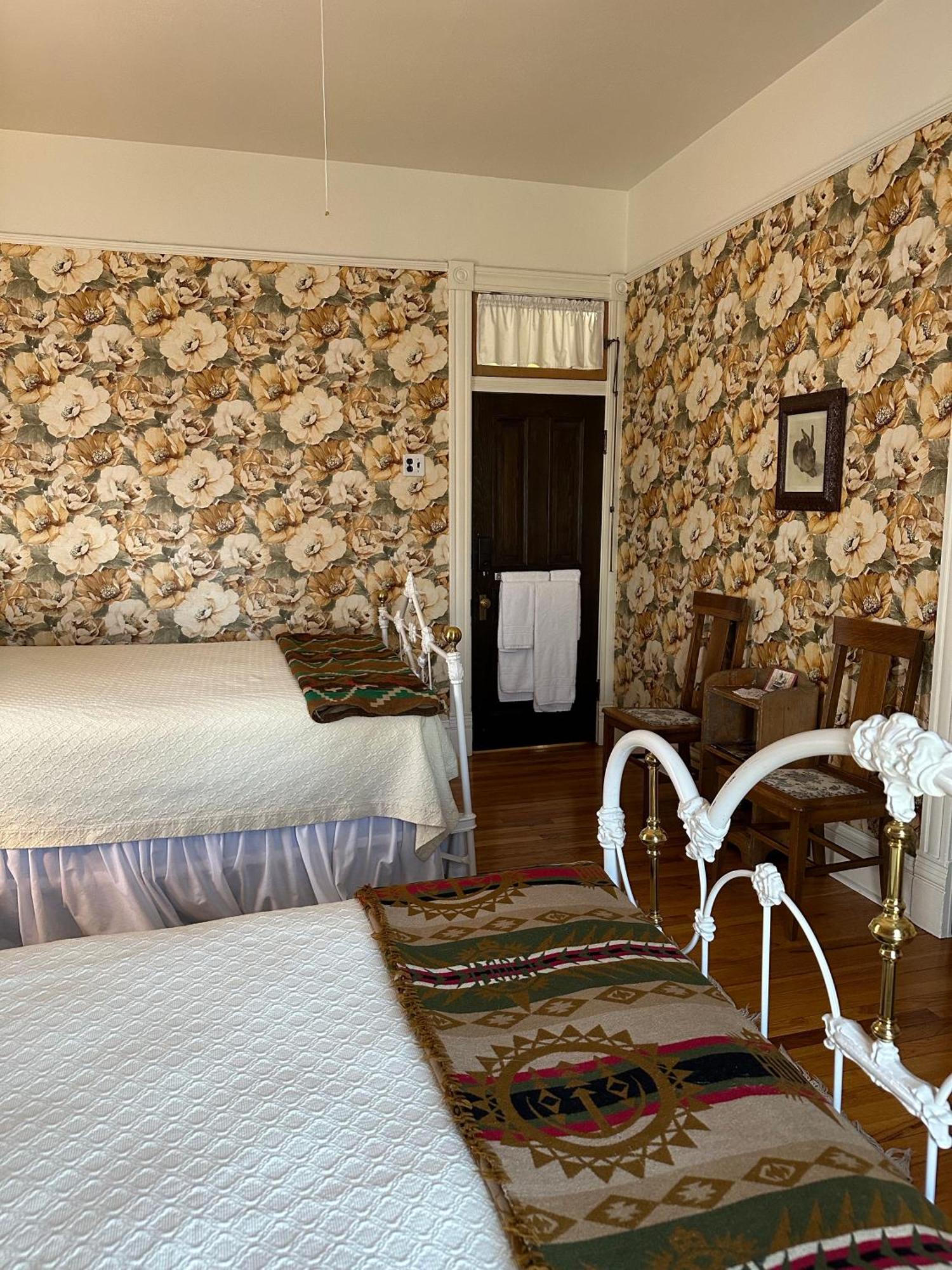 Gable House Bed And Breakfast Inn Дуранго Экстерьер фото