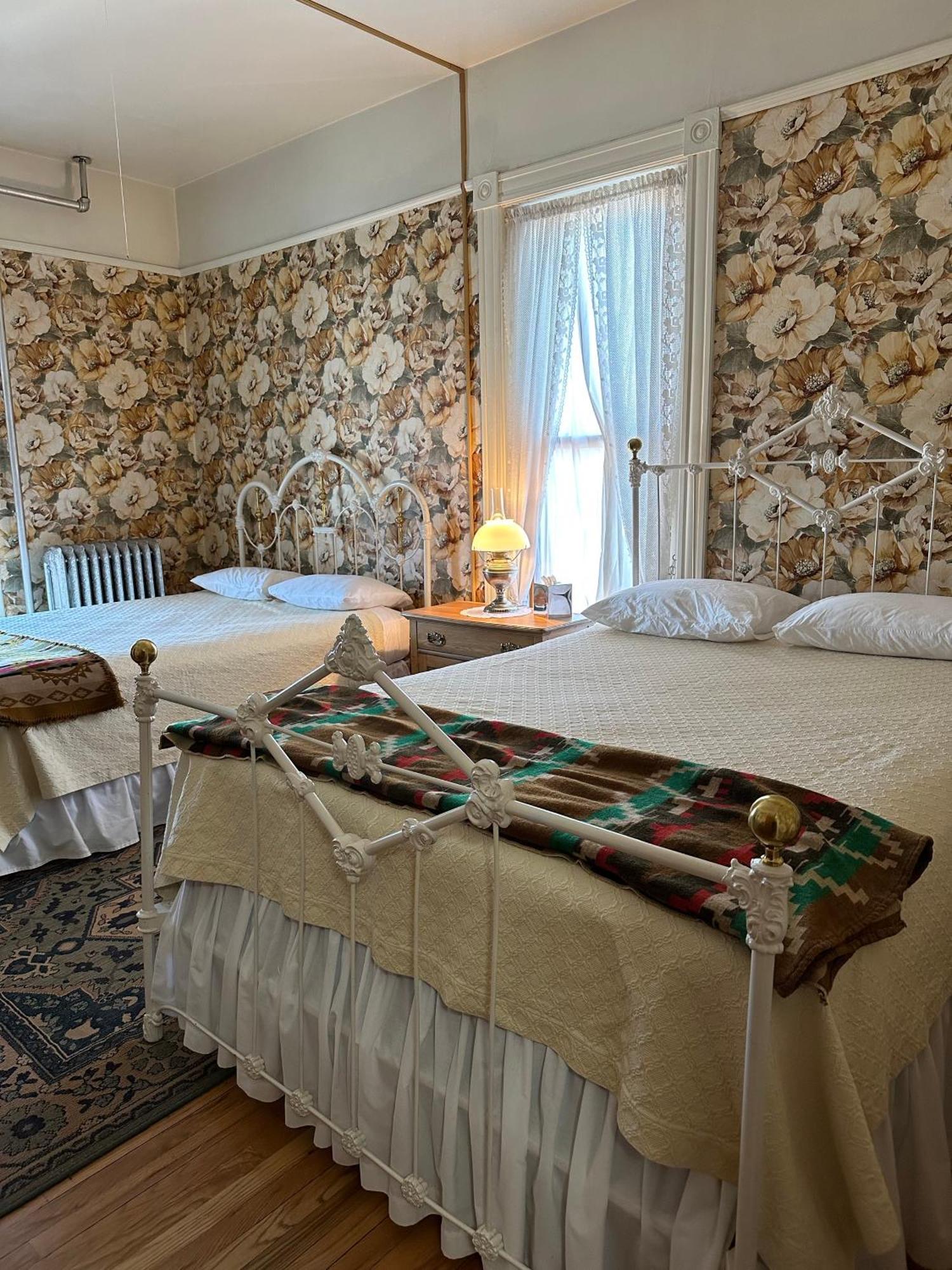 Gable House Bed And Breakfast Inn Дуранго Экстерьер фото